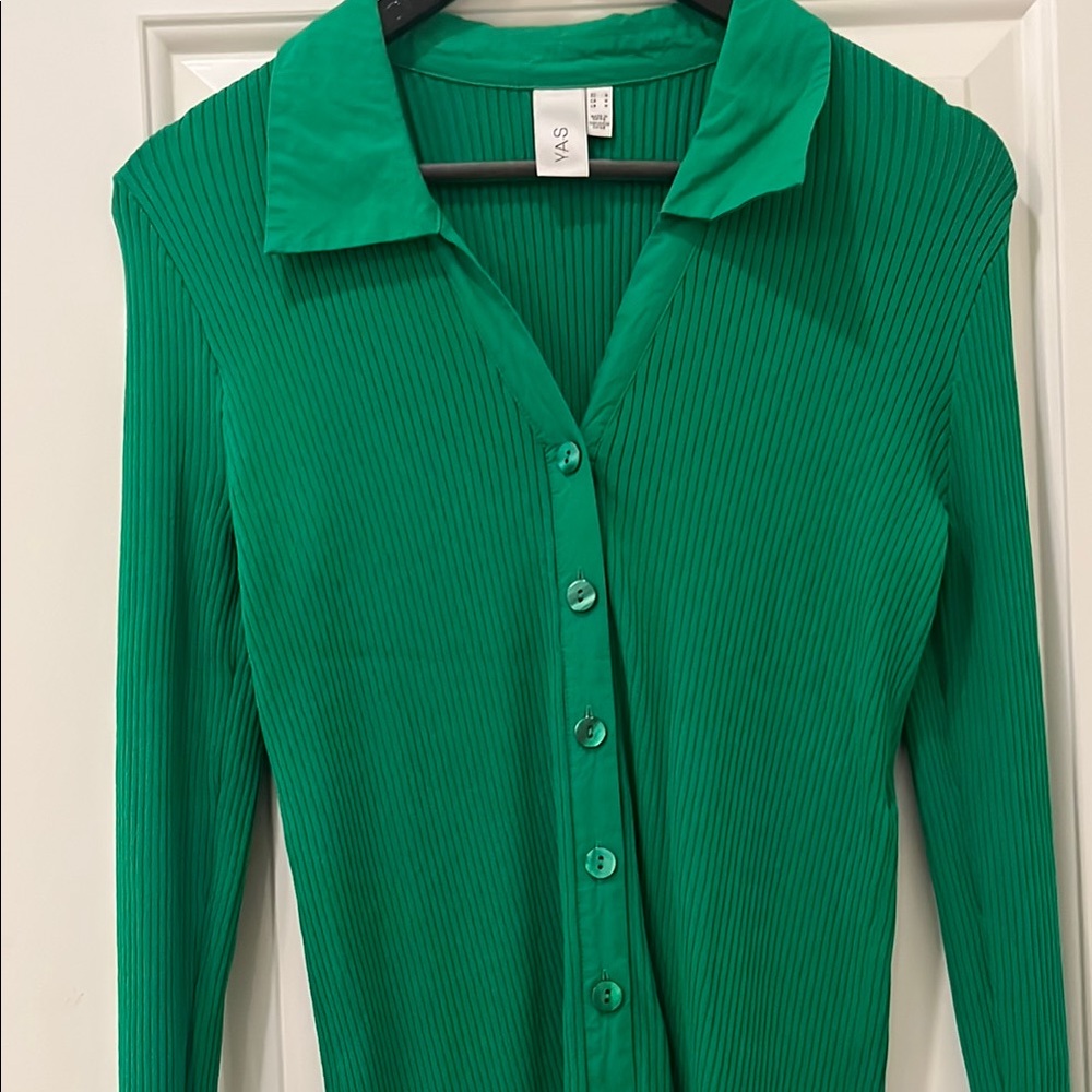 Green Button-Up Dress - Picture 4 of 4